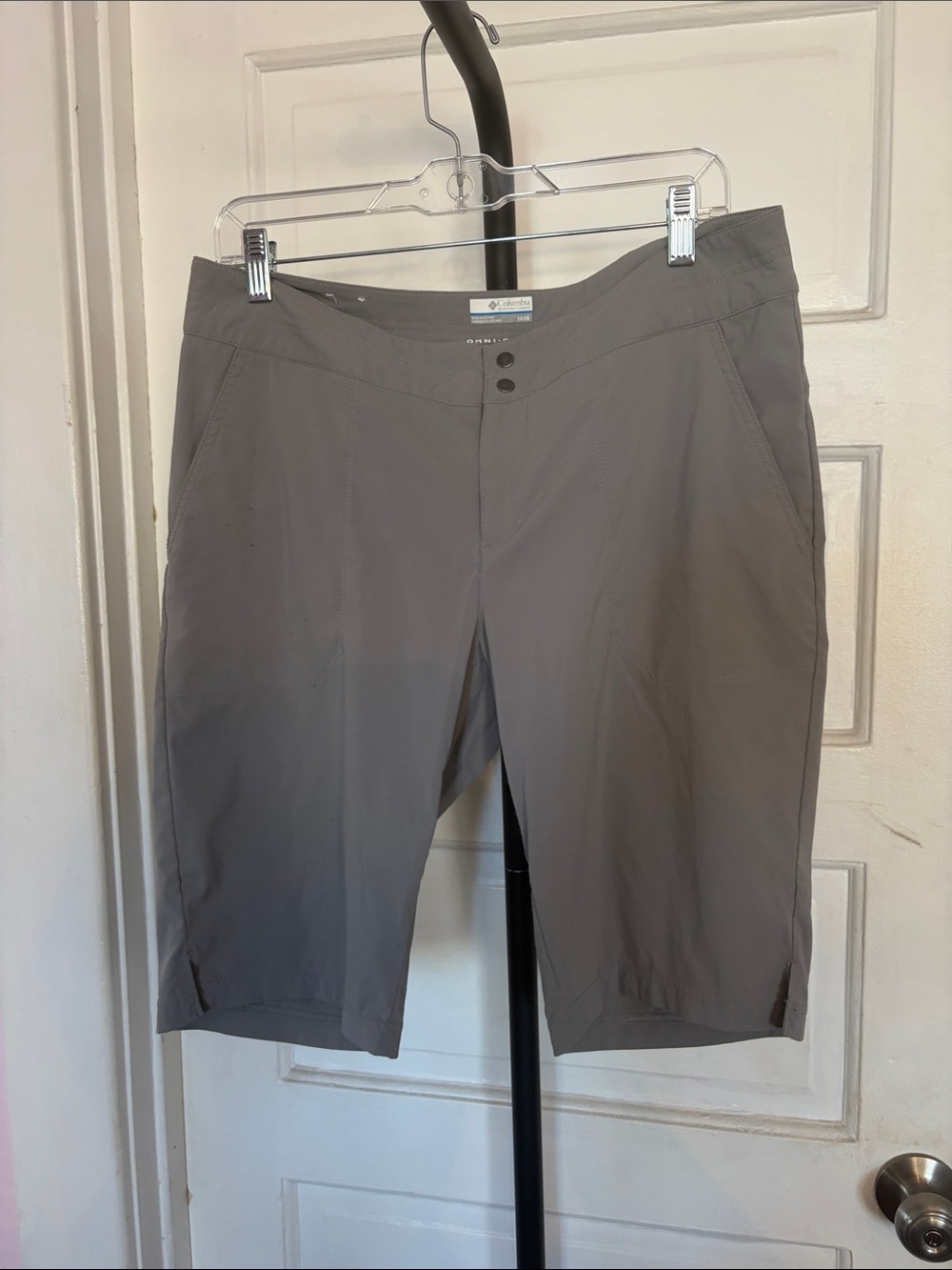 Columbia Women's Gray Outdoor Performance Bermuda Shorts